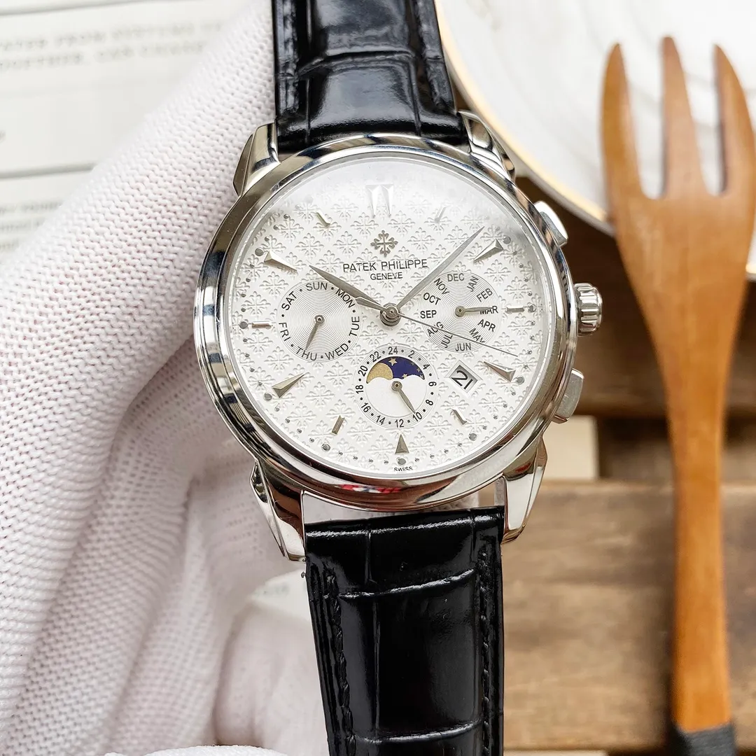 💎 The latest PP style Patek Philippe is equipped with imported 9100 multi-function movement (zero repair) function (24 hours, day of the week, stars, month) imported 316 fine steel! Paired with Italian imported calfskin! Original pin buckle! Size 42mm. Wear-resistant and scratch-resistant sapphire glass! Super waterproof to 50 meters! Simple but not simple! Patek Philippe, you deserve it.